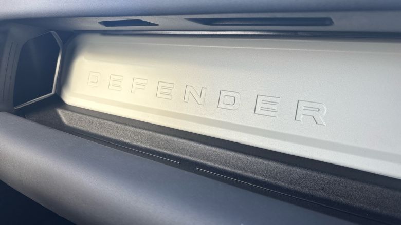 Land Rover Defender 90 Diesel 3.0 D250 Hard Top Auto